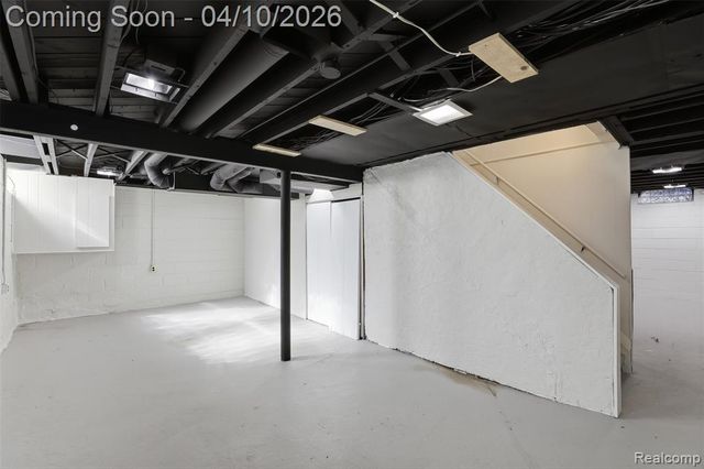 20201 Lancaster Street, Harper Woods, MI 48225