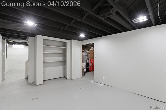 20201 Lancaster Street, Harper Woods, MI 48225