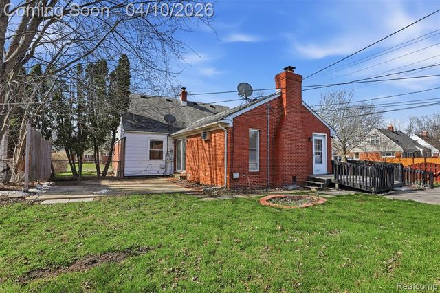 20201 Lancaster Street, Harper Woods, MI 48225