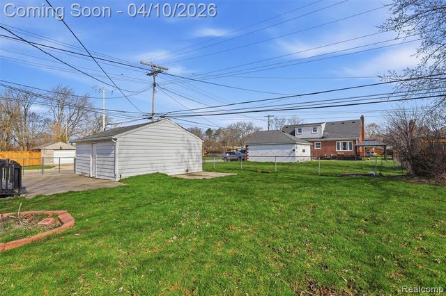 20201 Lancaster Street, Harper Woods, MI 48225