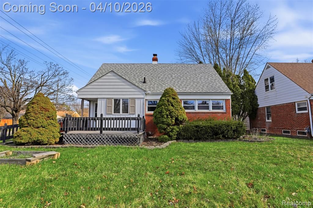 20201 Lancaster Street, Harper Woods, MI 48225