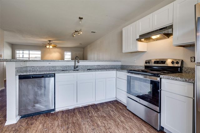 1824 River Crossing CIR D, Austin, TX 78741