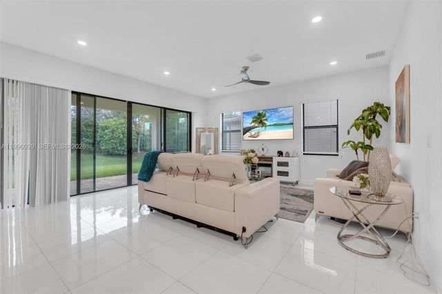 9150 Parkland Bay Drive, Parkland, FL 33076