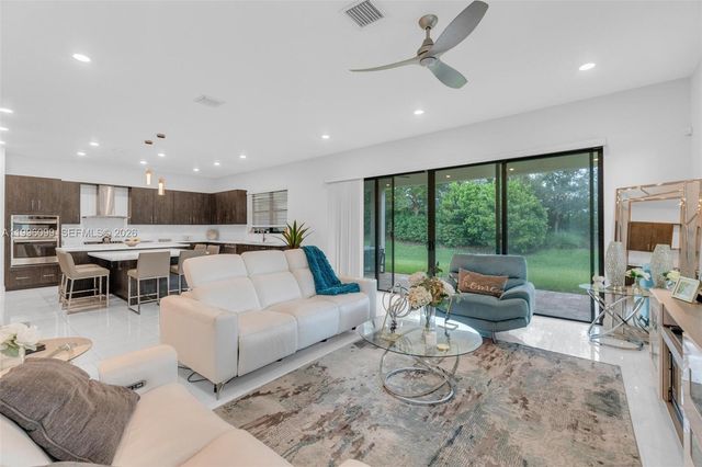 9150 Parkland Bay Drive, Parkland, FL 33076
