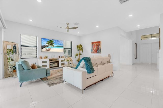 9150 Parkland Bay Drive, Parkland, FL 33076
