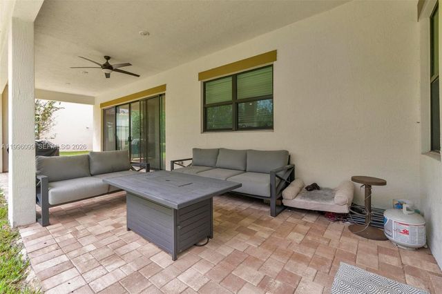 9150 Parkland Bay Drive, Parkland, FL 33076