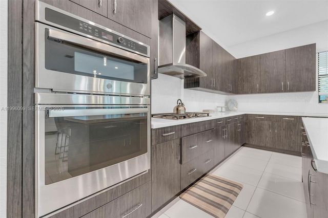 9150 Parkland Bay Drive, Parkland, FL 33076