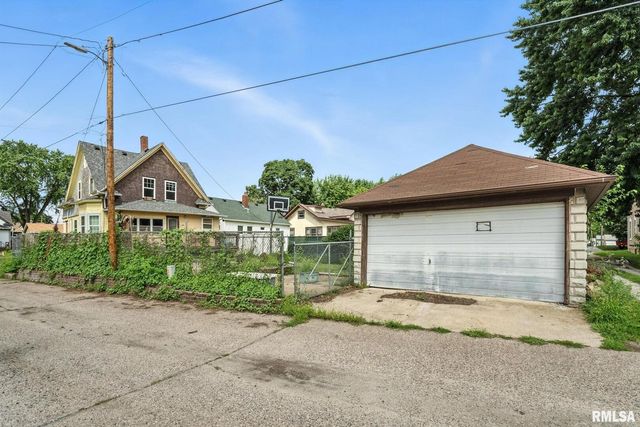 815 S DITTMER Street, Davenport, IA 52802