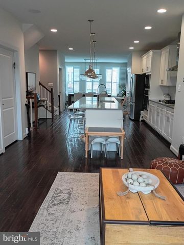 3113 SUNDROPS CT, Fairfax, VA 22031