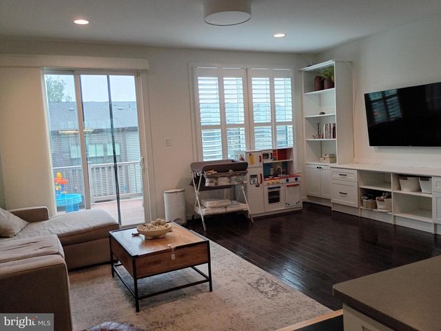 3113 SUNDROPS CT, Fairfax, VA 22031