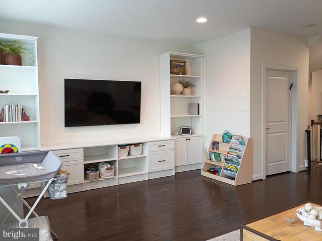3113 SUNDROPS CT, Fairfax, VA 22031
