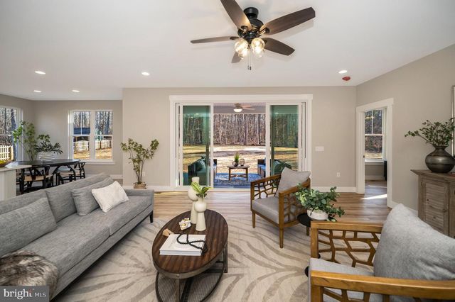 31 BOXWOOD DR, Bumpass, VA 23024