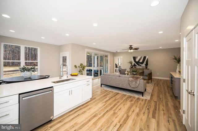 31 BOXWOOD DR, Bumpass, VA 23024