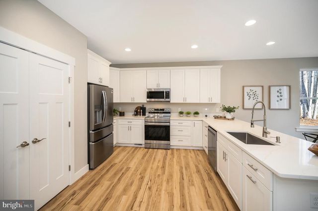 31 BOXWOOD DR, Bumpass, VA 23024