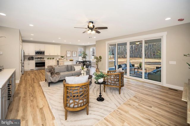 31 BOXWOOD DR, Bumpass, VA 23024