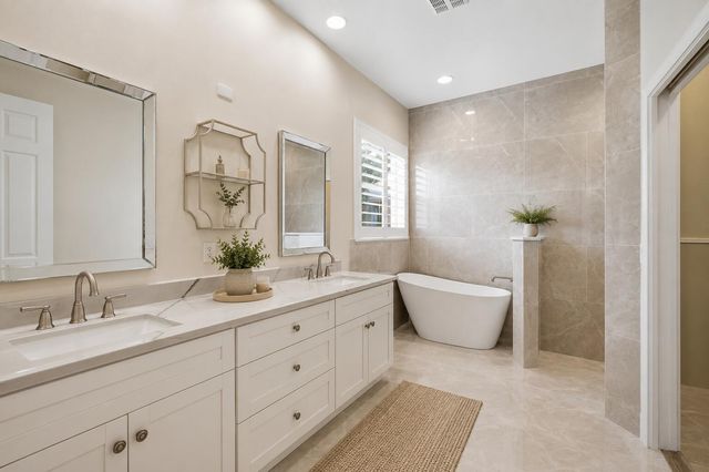 116 NW Summerville Court, Port Saint Lucie, FL 34986