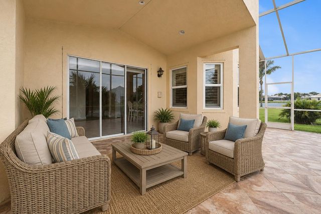 116 NW Summerville Court, Port Saint Lucie, FL 34986