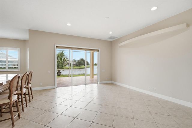 116 NW Summerville Court, Port Saint Lucie, FL 34986