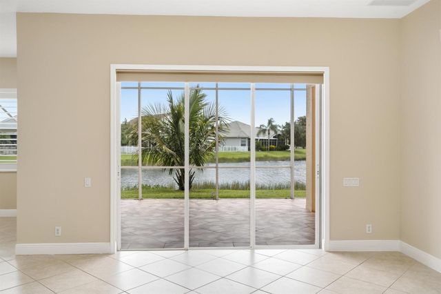 116 NW Summerville Court, Port Saint Lucie, FL 34986
