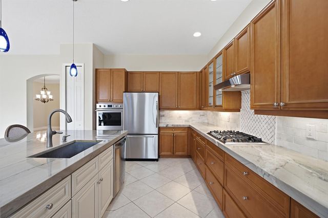 116 NW Summerville Court, Port Saint Lucie, FL 34986