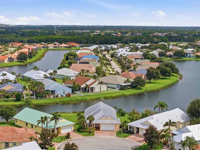 116 NW Summerville Court, Port Saint Lucie, FL 34986