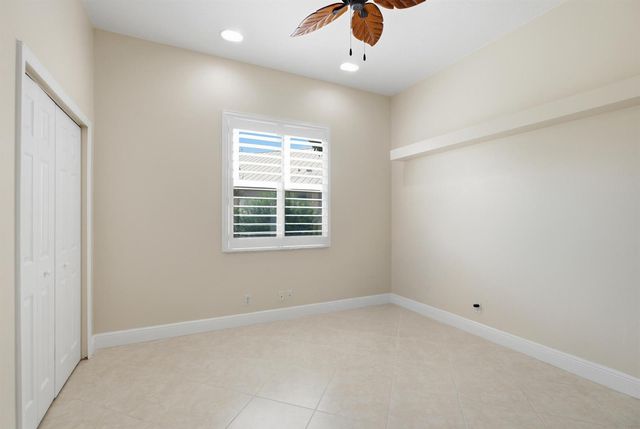 116 NW Summerville Court, Port Saint Lucie, FL 34986
