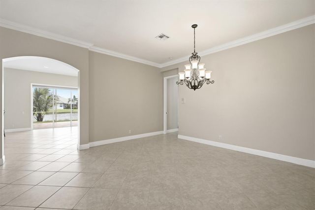 116 NW Summerville Court, Port Saint Lucie, FL 34986