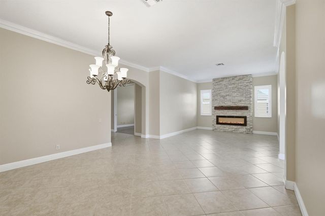 116 NW Summerville Court, Port Saint Lucie, FL 34986