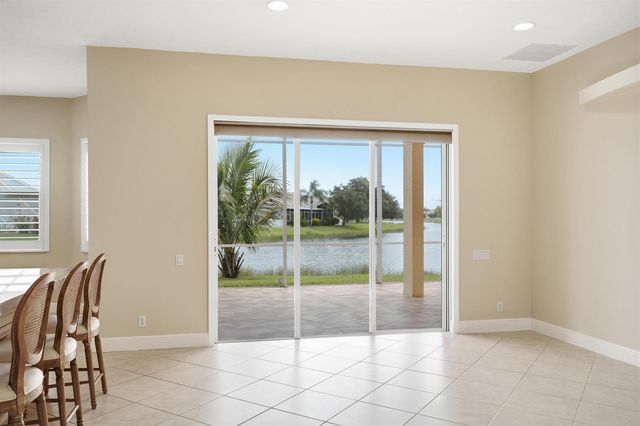 116 NW Summerville Court, Port Saint Lucie, FL 34986