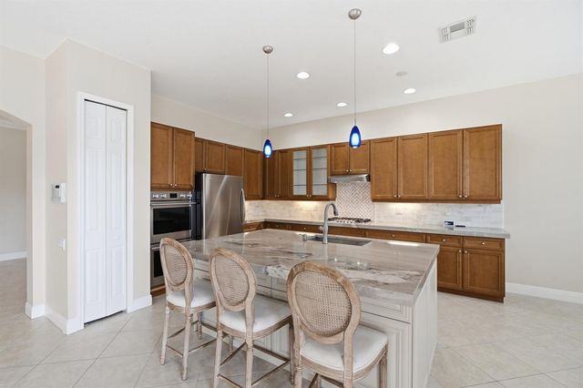 116 NW Summerville Court, Port Saint Lucie, FL 34986