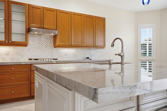 116 NW Summerville Court, Port Saint Lucie, FL 34986