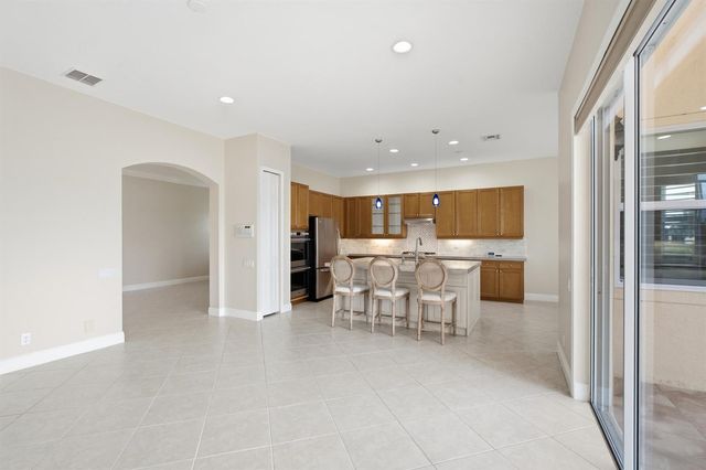 116 NW Summerville Court, Port Saint Lucie, FL 34986
