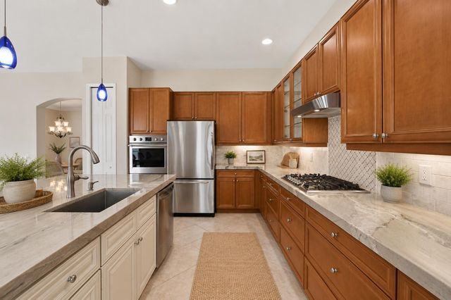 116 NW Summerville Court, Port Saint Lucie, FL 34986