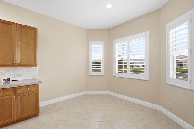 116 NW Summerville Court, Port Saint Lucie, FL 34986