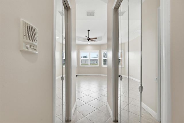 116 NW Summerville Court, Port Saint Lucie, FL 34986