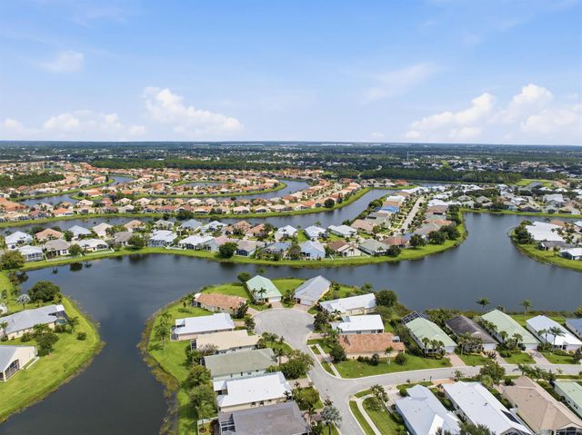 116 NW Summerville Court, Port Saint Lucie, FL 34986