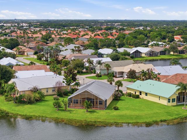 116 NW Summerville Court, Port Saint Lucie, FL 34986