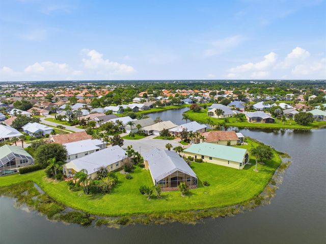 116 NW Summerville Court, Port Saint Lucie, FL 34986