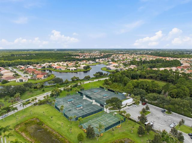 116 NW Summerville Court, Port Saint Lucie, FL 34986