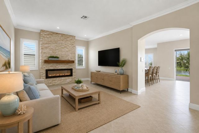 116 NW Summerville Court, Port Saint Lucie, FL 34986