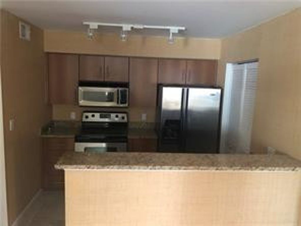 1001 Crystal Way E, Delray Beach, FL 33444