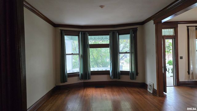 1803 W BARKER Avenue, Peoria, IL 61606