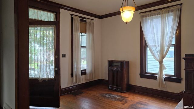 1803 W BARKER Avenue, Peoria, IL 61606