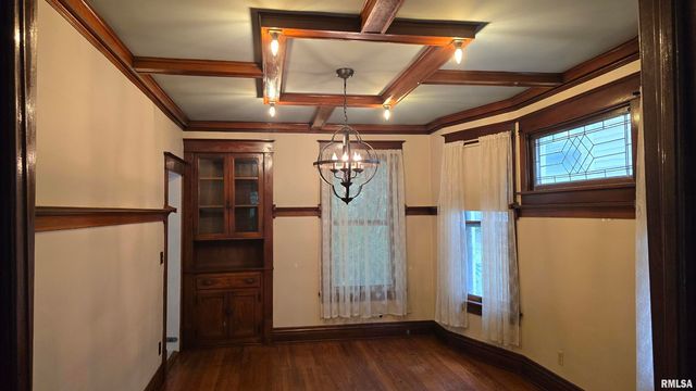 1803 W BARKER Avenue, Peoria, IL 61606