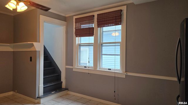 1803 W BARKER Avenue, Peoria, IL 61606