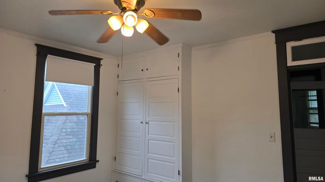 1803 W BARKER Avenue, Peoria, IL 61606
