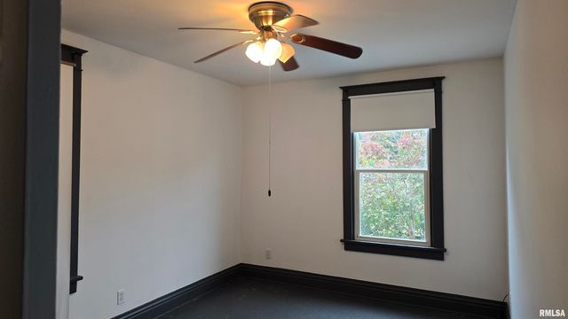 1803 W BARKER Avenue, Peoria, IL 61606