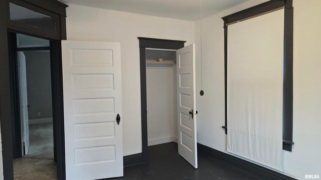 1803 W BARKER Avenue, Peoria, IL 61606