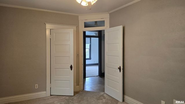 1803 W BARKER Avenue, Peoria, IL 61606