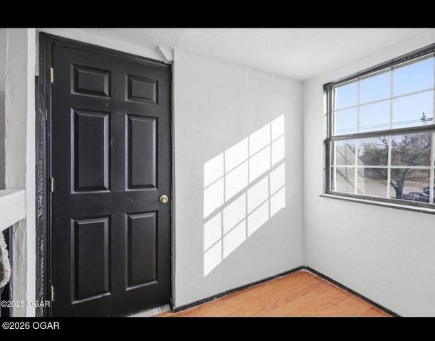 512 S Cox Avenue, Joplin, MO 64801